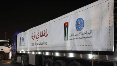 صورة مستوطنون إسرائيليون يهاجمون قافلة مساعدات أردنية إلى غزة  أخبار السعودية