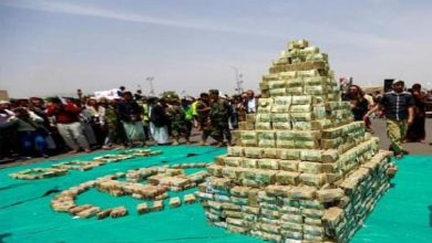 صورة على وقع المجاعة والفقر المدقع.. الحوثي ينهب 100 مليار دولار  أخبار السعودية