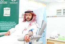 صورة محافظ الطائف يتبرع بالدم تفاعلاً مع الحملة الوطنية للتبرع بالدم  أخبار السعودية
