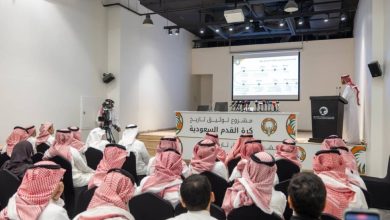 صورة آل خليفة يهنئ المسحل بإتمام مشروع توثيق تاريخ كرة القدم السعودية  أخبار السعودية
