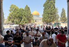 صورة 40 ألفا يؤدون الجمعة بالمسجد الأقصى