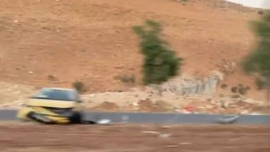 صورة | مراسل “رؤيا”اصطدام تكسي بعامود كهرباء على شارع الحرية باتجاه كريدور عبدون فجر السبت