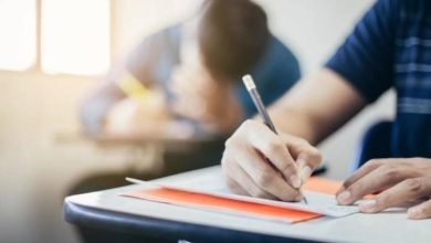صورة | طلبة الأول ثانوني “التوجيهي سنة أولى” ينهون امتحاناتهم الوزارية لأول مرة