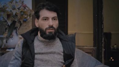 صورة | في أولى حلقات “ما بعد الأسد “.. شاب سوري يروي حكاية 4 سنوات من الرعب في سجون “الأسد”