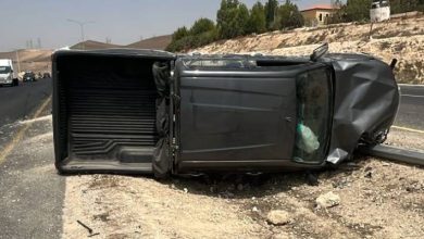 صورة | إصابتان بحادث تصادم على الطريق الصحراوي