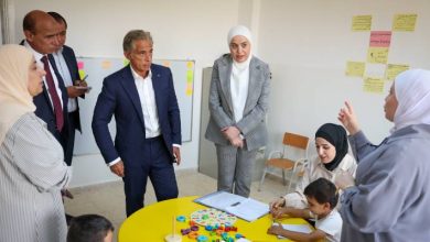 صورة | رئيس الوزراء يزور مركز مؤاب للخدمات الاجتماعية في الكرك ويوجه بتطوير مرافقه