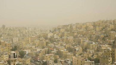 صورة | مع اشتداد تأثير الموجة الحارة اللاهبة ما حقيقة عطلة يومي الثلاثاء والأربعاء في الأردن ؟