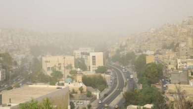 صورة | الدوريات الخارجية تكشف لـ”رؤيا” حالة بعض الطرق التي تشهد رياحا قوية مثيرة للغبار