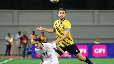 صورة | الرمثا يحافظ على صدارة الدوري الأردني بعد تعادله مع الحسين