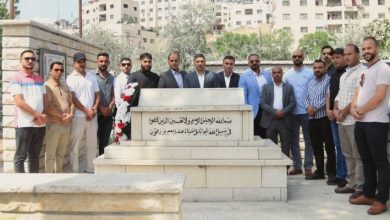 صورة | وفد من المستشفى الميداني الأردني نابلس/7 يزور مقبرة شهداء الجيش العربي