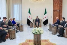 صورة | الشرع يستقبل وفدًا أمريكيًا برئاسة مبعوث ترمب في دمشق لبحث آخر المستجدات في سوريا والمنطقة