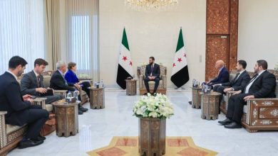 صورة | الشرع يستقبل وفدًا أمريكيًا برئاسة مبعوث ترمب في دمشق لبحث آخر المستجدات في سوريا والمنطقة