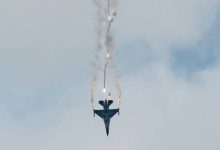 صورة | شاهد بالفيديو لحظة تحطم طائرة F16 قبيل انطلاق أكبر عرض جوي في بولندا
