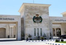 صورة | الأمن العام: القبض على مرتكب سرقة محل تجاري في عمان ظهر في فيديو جرى تداوله الأحد