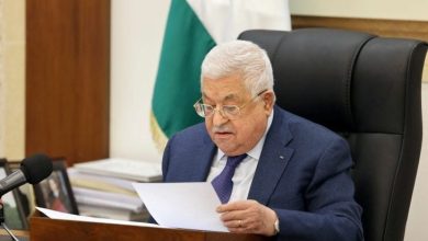 صورة الرئيس عباس يصدر مرسوما بتشكيل لجنة صياغة الدستور المؤقت