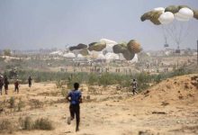 صورة “داخلية غزة”: إسقاط المساعدات يوقع قتلى ويدمر خياما ويعزز الفوضى