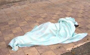 صورة وفاة سيدة إثر سقوطها من شرفة مهترئة في فندق بأكادير