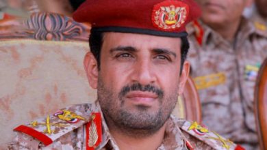 صورة بعد ساعات من إعلان إسرائيل اغتياله.. رئيس أركان “أنصار الله”: العدوان الإسرائيلي على صنعاء “لن يمر دون عقاب”
