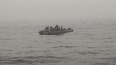 صورة إنقاذ مهاجرين مغاربة بسواحل إفني بينهم عجوز كانوا بصدد الهجرة سرا للجزر الإسبانية