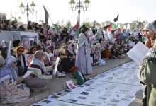 صورة بأسماء الرضع الشهداء وصور الضحايا.. مغربيات في الرباط يفضحن جرائم الاحتلال في غزة (فيديو)