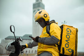 صورة Glovo المغرب تُنهي نزاعها مع مجلس المنافسة وتتعهد بدعم عمال التوصيل