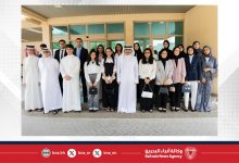صورة وزير التربية والتعليم يستقبل الطلبة الأوائل على مستوى مملكة البحرين وعددًا من المتفوقين