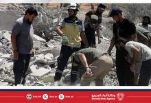 صورة مصرع أربعة أشخاص وإصابة خمسة بانفجار مبنى سكني في إدلب
