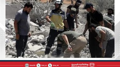 صورة مصرع أربعة أشخاص وإصابة خمسة بانفجار مبنى سكني في إدلب