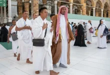 صورة «شؤون الحرمين» تدعو المعتمرين إلى الانشغال بالذكر والدعاء أثناء أداء المناسك