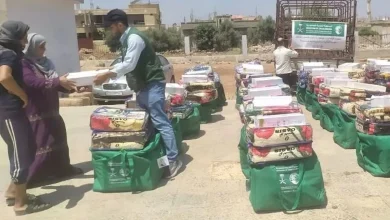 صورة «سلمان للإغاثة» يوزّع مئات السلال الغذائية للنازحين في لبنان وسوريا