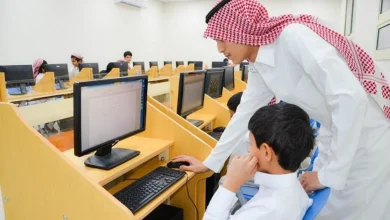صورة أولياء الأمور الحلقة الأقوى في تشجيع أبنائهم على عدم الغياب