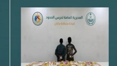 صورة القبض على مخالفين في جازان لتهريبهما 88 كيلوجرامًا من الحشيش 