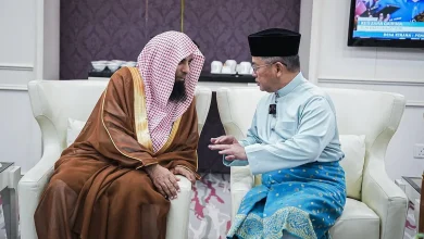 صورة رئيس الوزراء الماليزي يثمن جهود المملكة في خدمة الإسلام والمسلمين