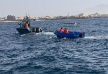 صورة حرس الحدود بالمدينة المنورة ينقذ مواطنين تعطلت واسطتهما البحرية في عرض البحر
