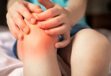 صورة «فهد الطبية» توضّح أعراض مرض تكسر العظام الزجاجي ومضاعفاته