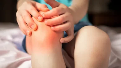 صورة «فهد الطبية» توضّح أعراض مرض تكسر العظام الزجاجي ومضاعفاته