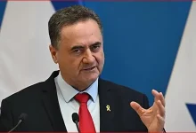 صورة وزير الدفاع الإسرائيلي يصادق على خطة الاجتياح الكامل لغزة