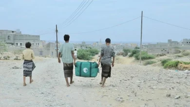 صورة «سلمان للإغاثة» يوزّع المئات من السلال الغذائية والحقائب الإيوائية بحضرموت وريف دمشق