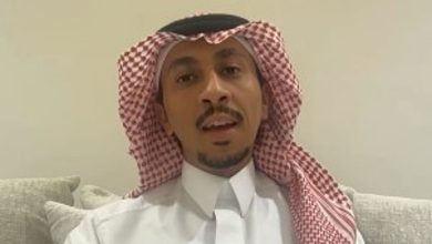 صورة رسام: فنان الكاريكاتير السعودي وصل إلى العالمية ورسوماته تنشر في الصحف الدولية