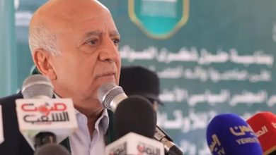 صورة “الحوثي” تعلن اغتيال رئيس الحكومة وعدد من الوزراء بالغارات الإسرائيلية على صنعاء