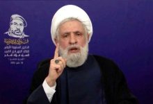 صورة قاسم يرفض أي جدول زمني لنزع سلاح المقاومة ويهدد بالرد بالصواريخ على “إسرائيل”