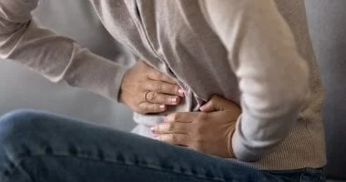 صورة الجلوس الطويل على المرحاض.. علامات خفية تدل على صحة الأمعاء