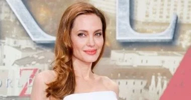 صورة استئصال الثدي لتجنب السرطان على طريقة أنجلينا جولى يواصل إثارة الجدل الطبي