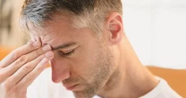 صورة أسباب الألم الحاد في العين وتأثيره على الرؤية