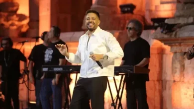 صورة محمد حماقي يكشف عن تصويره فيلماً وثائقياً يسلط الضوء على مسيرته الفنية منذ عشرة أعوام