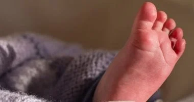 صورة ديلي ميل تحذر من انتشار الفيروس المخلوى التنفسى وتقدم نصائح للحوامل