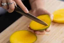 صورة هل تناول المانجو ليلاً آمن من الناحية الصحية؟