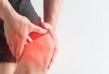 صورة ما أسباب ألم الركبة عند الجري والطرق العلاجية ذات الصلة