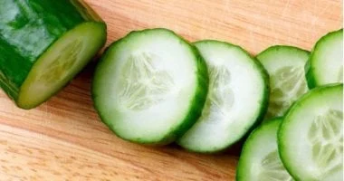 صورة ما التوقيت المناسب لتناول الخيار قبل أم بعد الأكل وكيف يساعد في خسارة الوزن