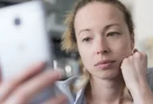 صورة مش راحة للعقل.. كيف تؤدي برامجك الترفيهية على السوشيال إلى الإرهاق الذهني